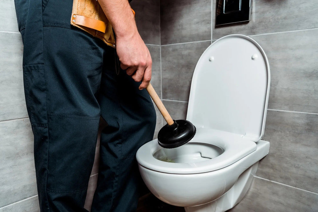 Hoe Ontstop Je Een Wc Zonder Schade Aan Te Richten? - SaniSupreme