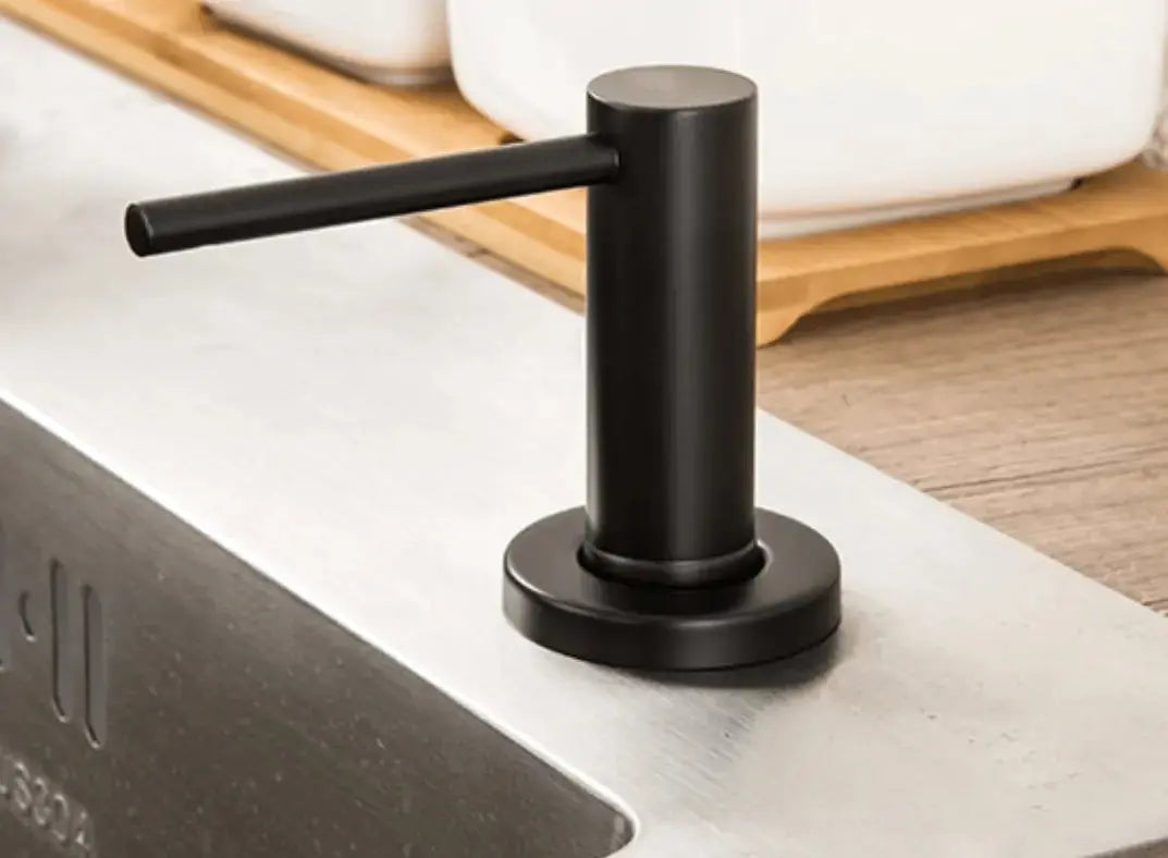 Zwarte inbouw zeepdispenser