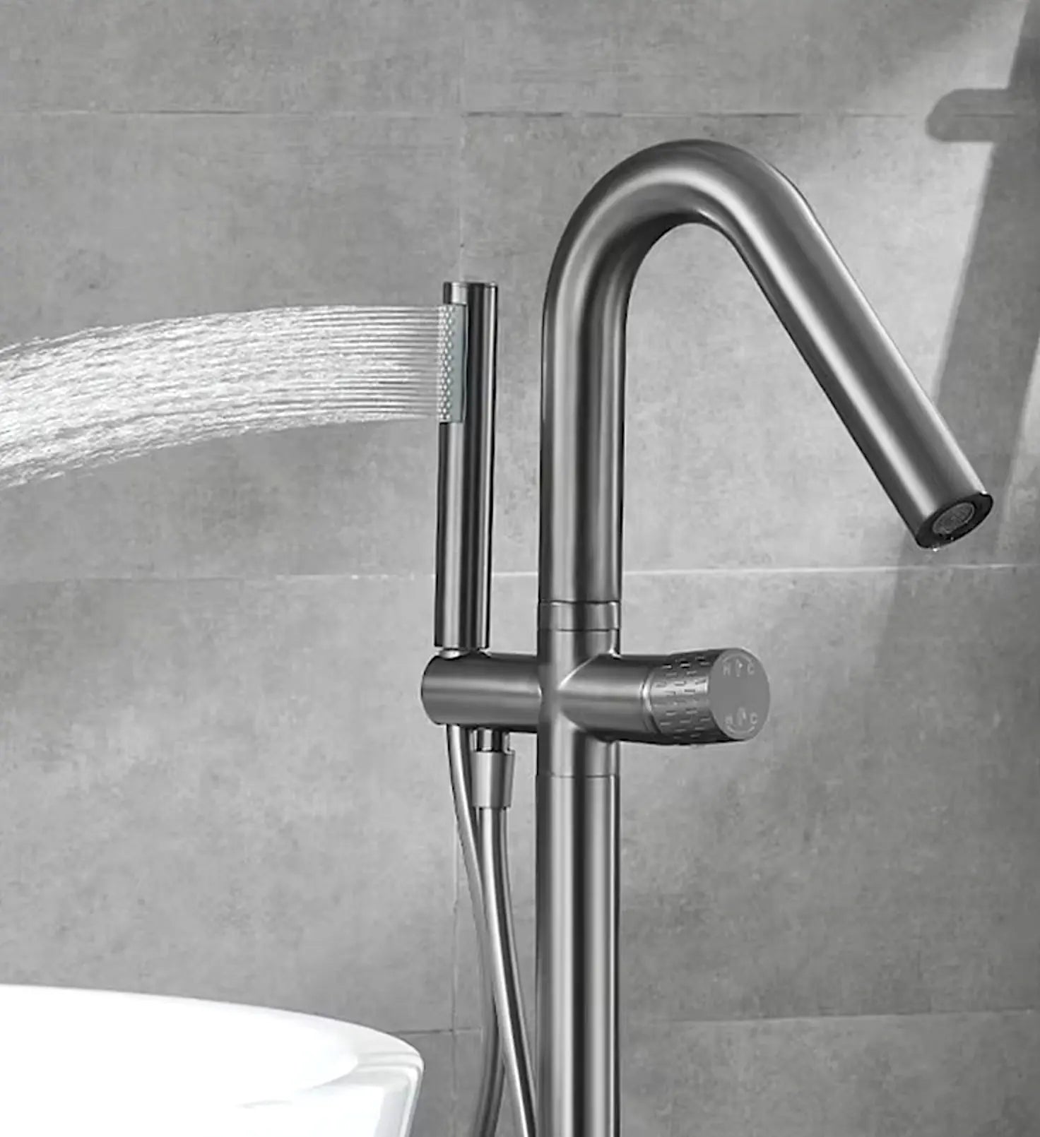 Vrijstaande Badkraan SaniSupreme AquaFlow® met handdouche Gunmetal Sanisupreme