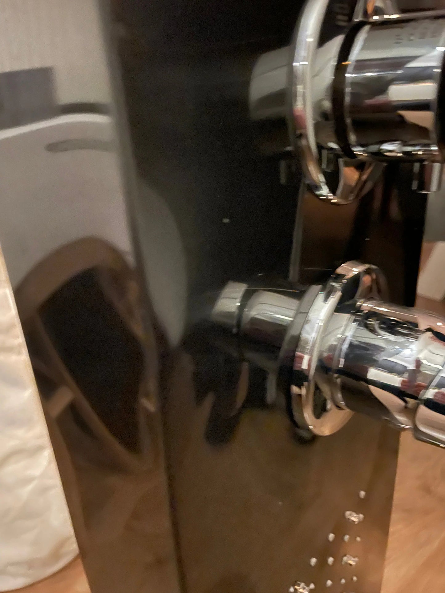 TWEEDEKANS Douchepaneel Regendouche SaniSupreme Catalonia zwart-chroom knoppen TK1 Sanisupreme