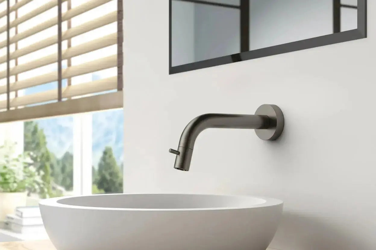 Laurinus Line Arlo wandmontage koudwaterkraan inkortbaar Geborsteld RVS SaniSupreme