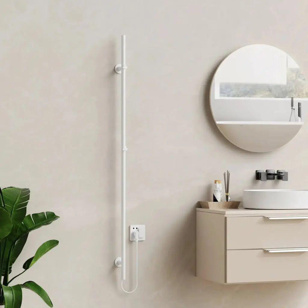 SaniSupreme SlimLine Revano Staafhanddoekdroger Badkamer Elektrische Enkel 60W - 150x6,3x12,7 met timer Glanzend Wit