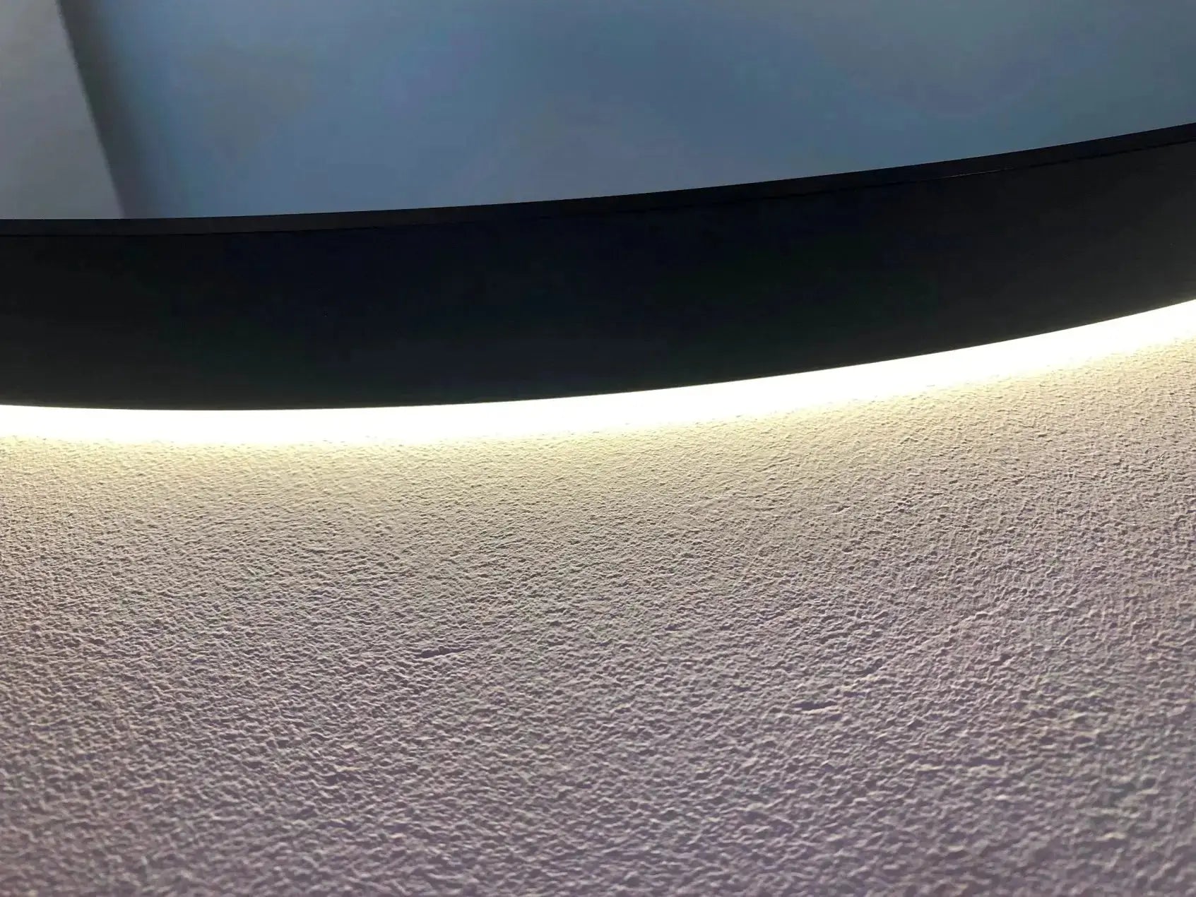 Spiegel Demi zwart rond met led verlichting 60ø, 80ø, 100ø, 120ø, 140ø moderne badkamer SaniSupreme Sanisupreme