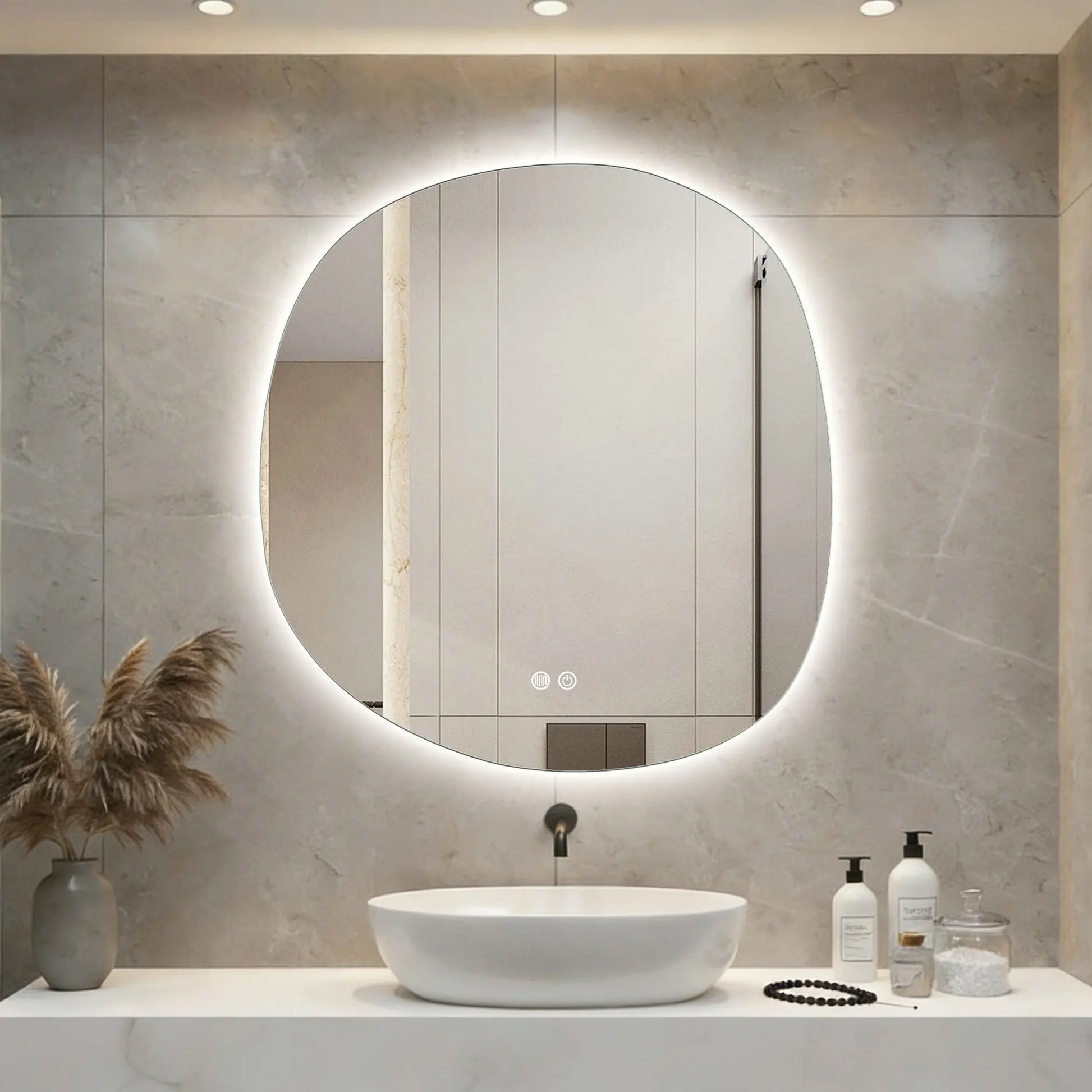 Spiegel Pebbles organische vorm met led verlichting, dimbaar en verwarming 80x85 Sanisupreme Sanisupreme