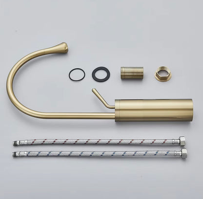 SaniSupreme AquaSoft wastafelkraan opbouw laag model gebogen uitloop geborsteld goud