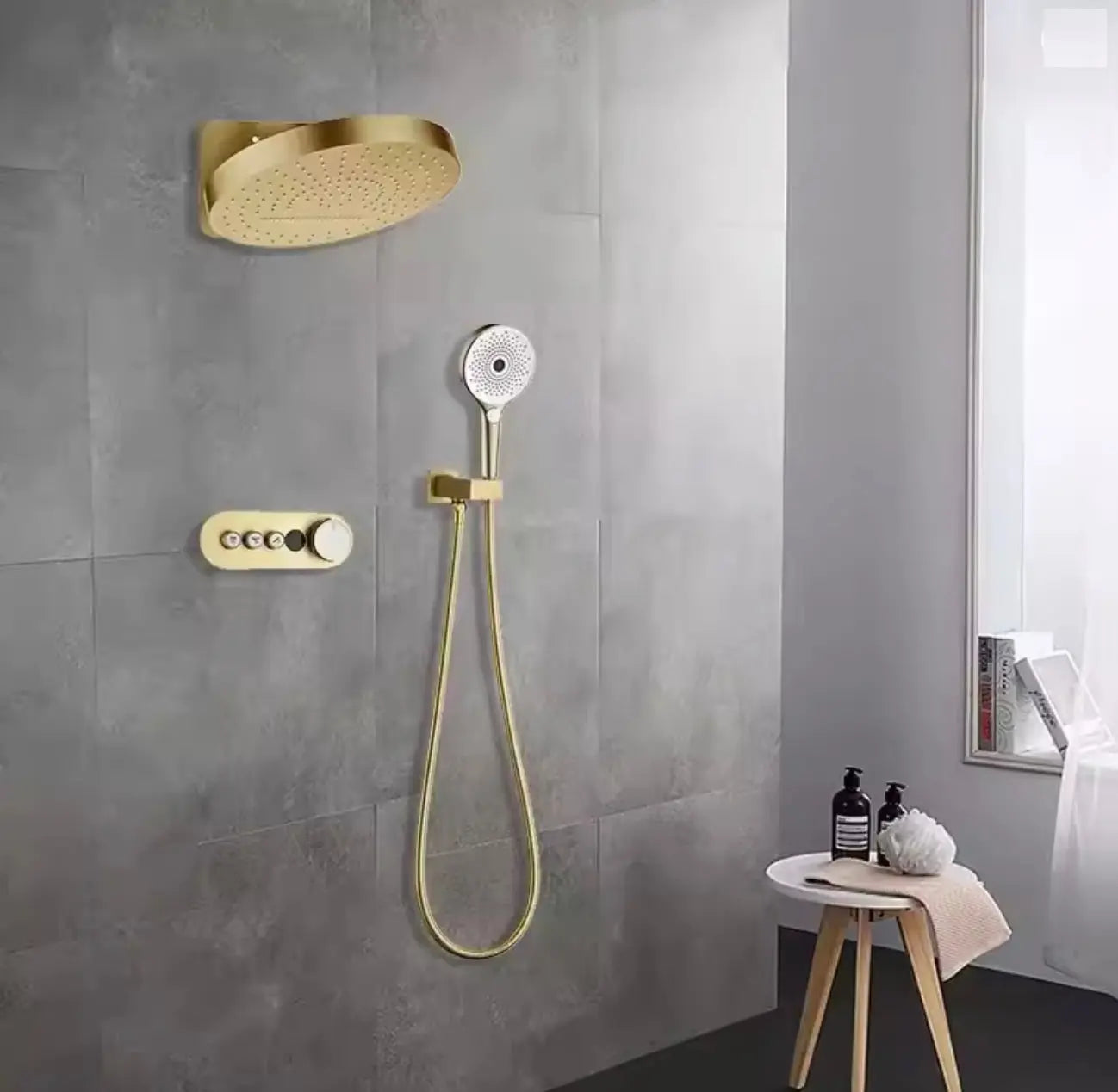 SaniSupreme Hoofdouche - 2 Functies inbouwbox - 32 CM - geborsteld goud (PVD) Sanisupreme