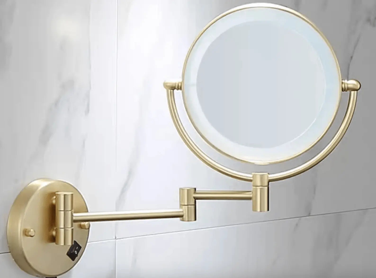 Make - up en Scheerspiegel SaniSupreme Bari Ø20cm LED Verlichting 3x Vergroting Goud Brushed