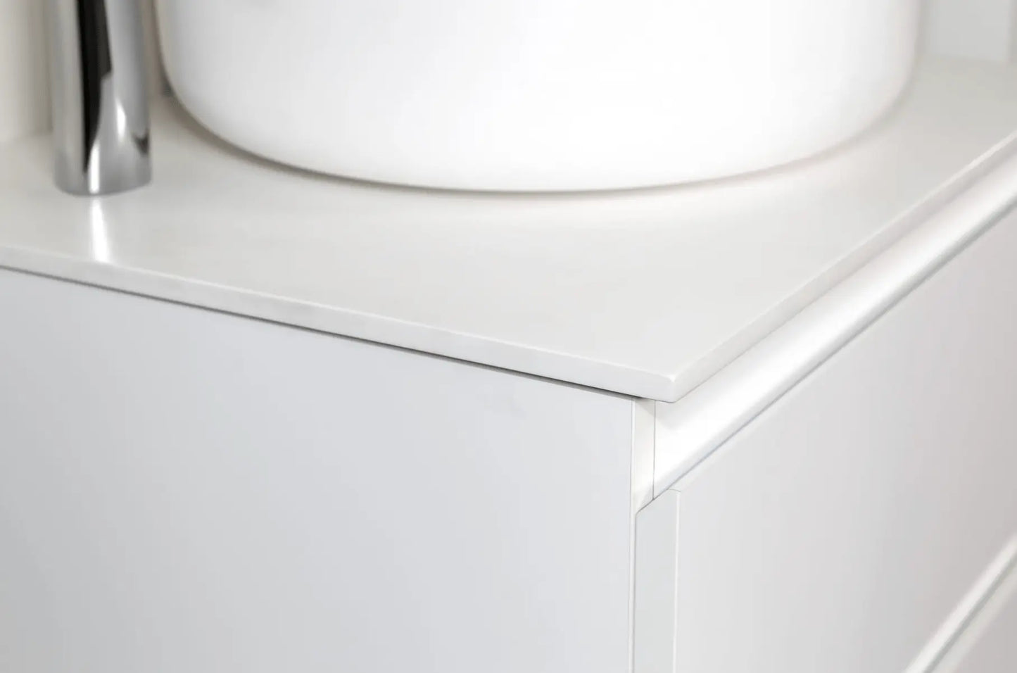 SaniSupreme® Aloni Badmeubel Sally 60cm mat Wit keramische wastafel wit