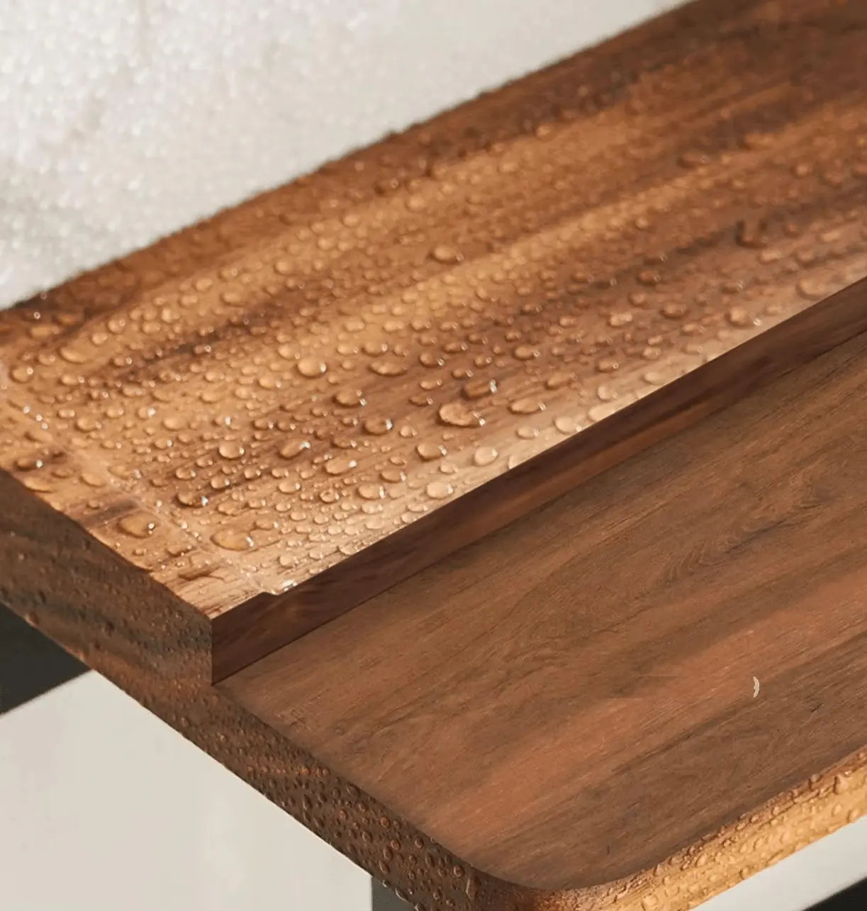 SaniSupreme Badkamer handdoek rek walnoot dubbel, inklapbaar mat zwart rond 60 cm.