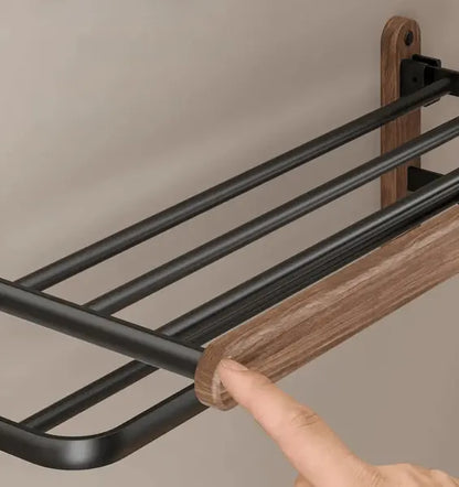 SaniSupreme Badkamer handdoek rek walnoot dubbel, inklapbaar mat zwart rond 60 cm.