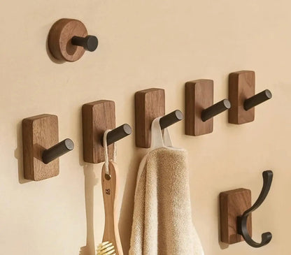 SaniSupreme Badkamer handdoekhaak rond walnoot mat zwart