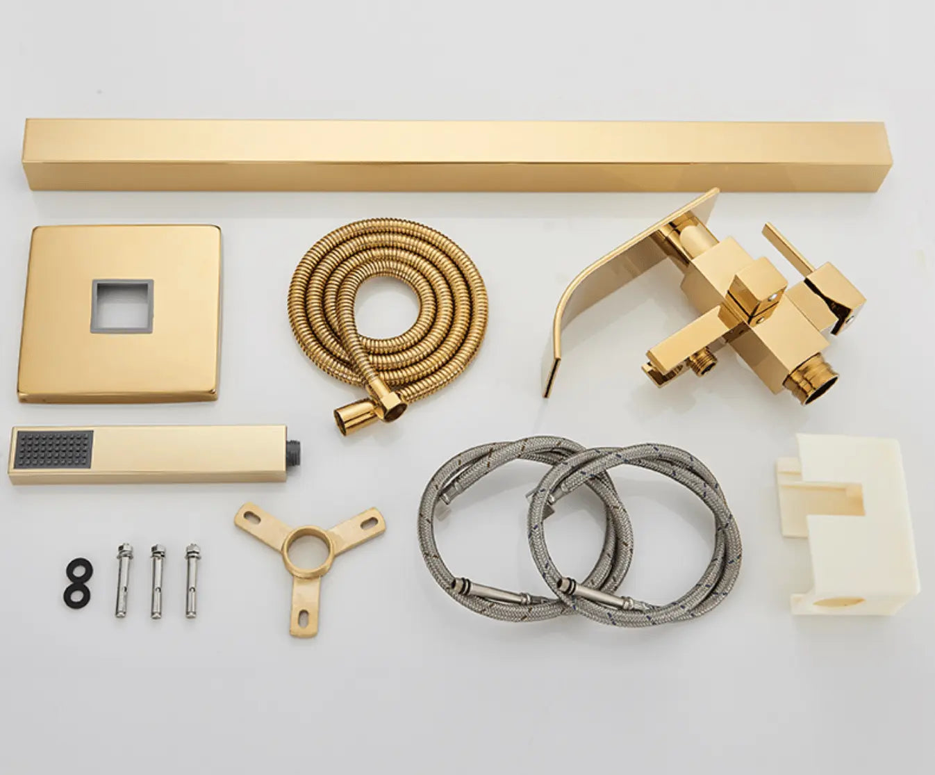 SaniSupreme® Badkraan Bocchi vrijstaand model met handdouche goud glans