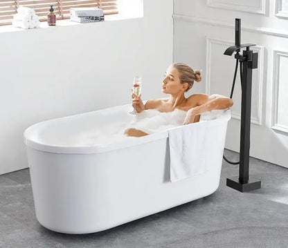 SaniSupreme® Badkraan Luca vrijstaand model met handdouche mat zwart