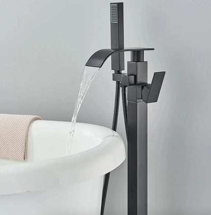 SaniSupreme® Badkraan Luca vrijstaand model met handdouche mat zwart