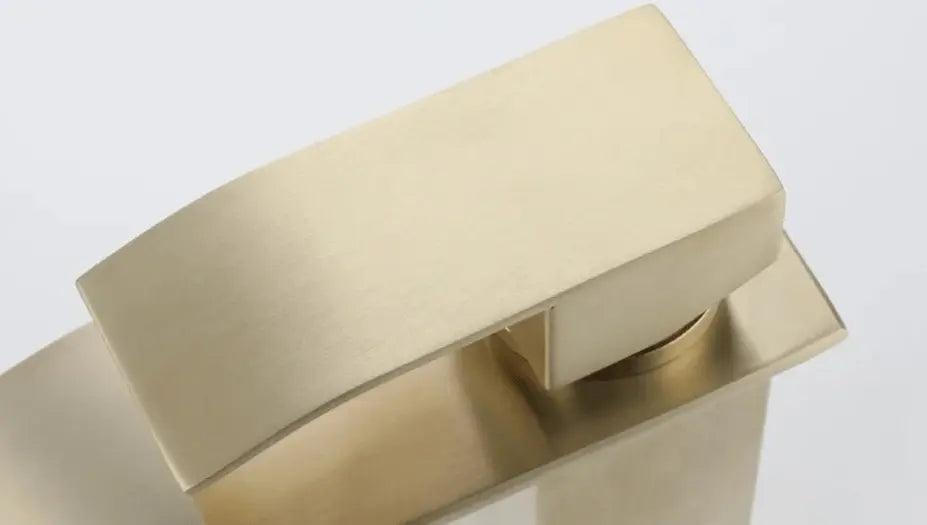 SaniSupreme Bari wastafelkraan opbouw laag model brede uitloop Goud Brushed