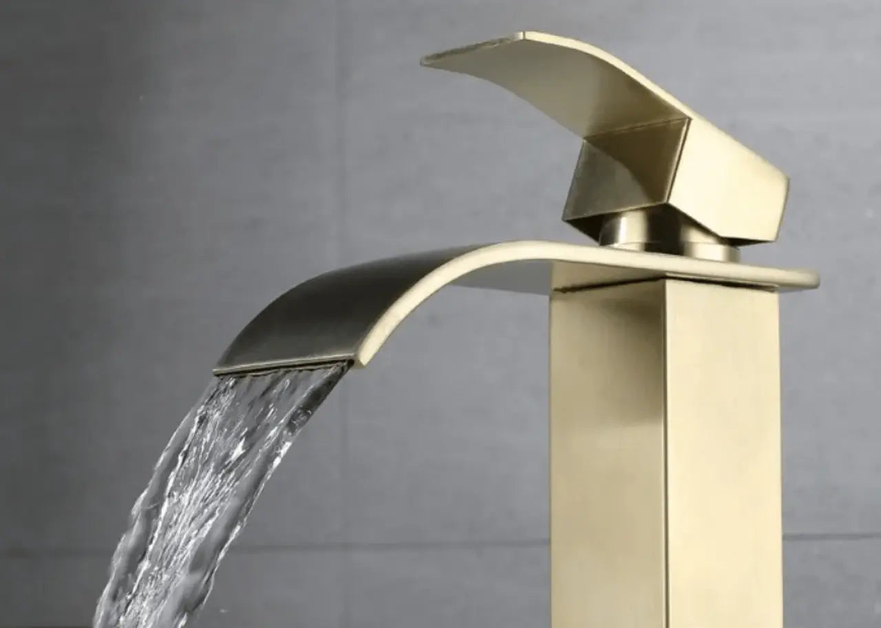 SaniSupreme Bari wastafelkraan opbouw laag model brede uitloop Goud Brushed