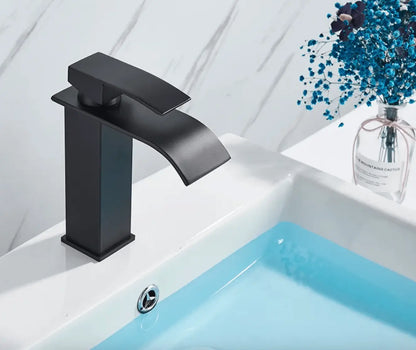 SaniSupreme Bari wastafelkraan opbouw laag model brede uitloop mat zwart