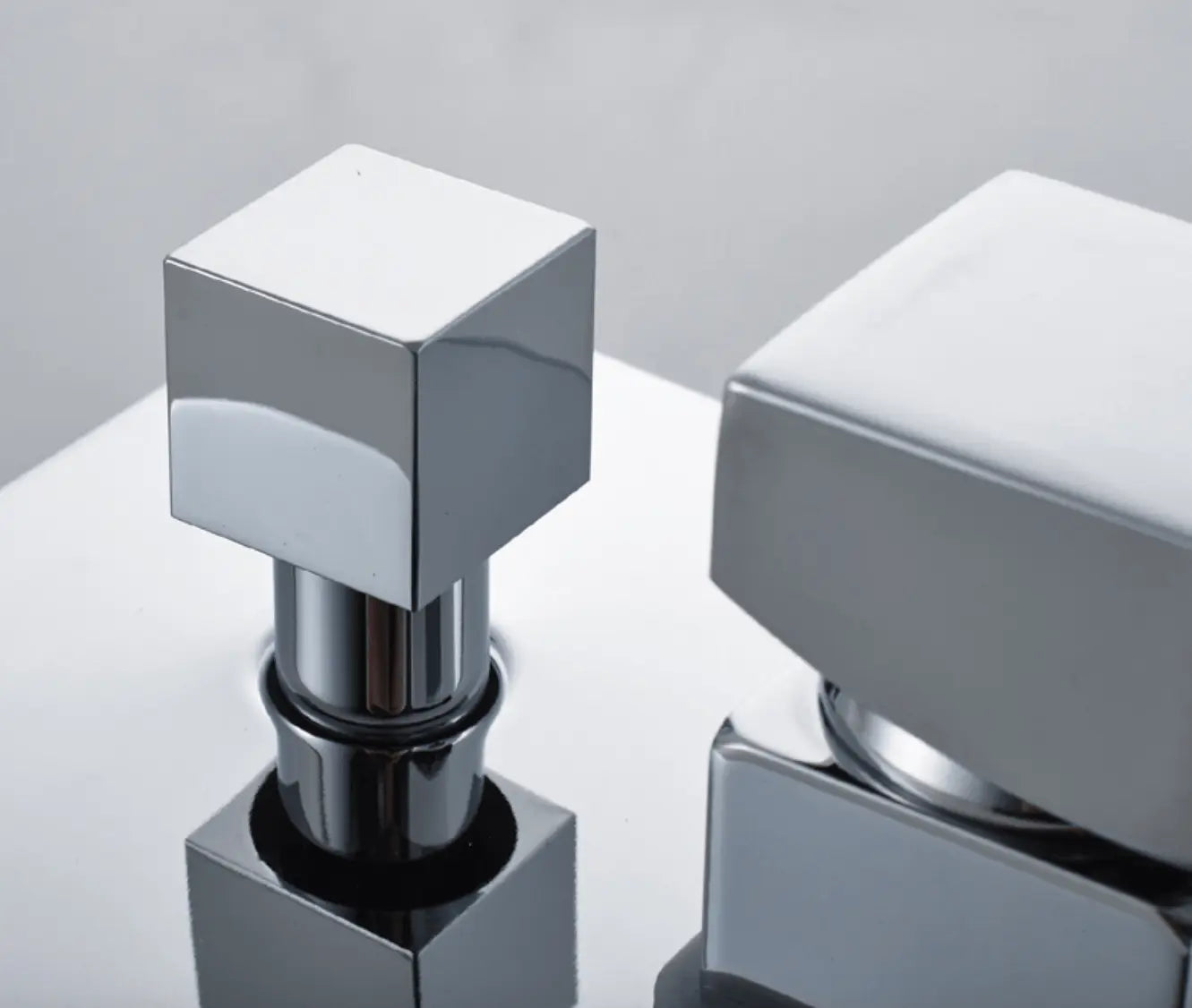 SaniSupreme Doucheset Lugano Premium handdouche mengkraan regendouche vierkant 25 cm. Chroom inbouw 2 weg