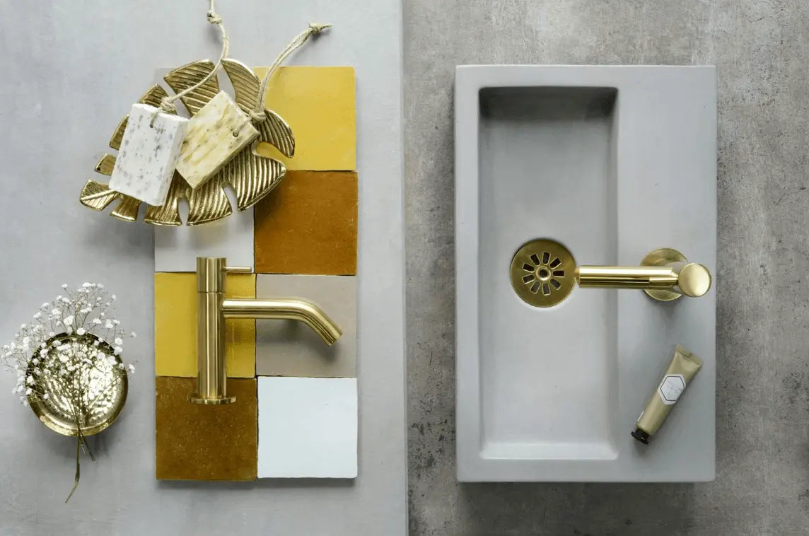 SaniSupreme goud koudwater kraan/fonteinkraan toilet rechte uitloop