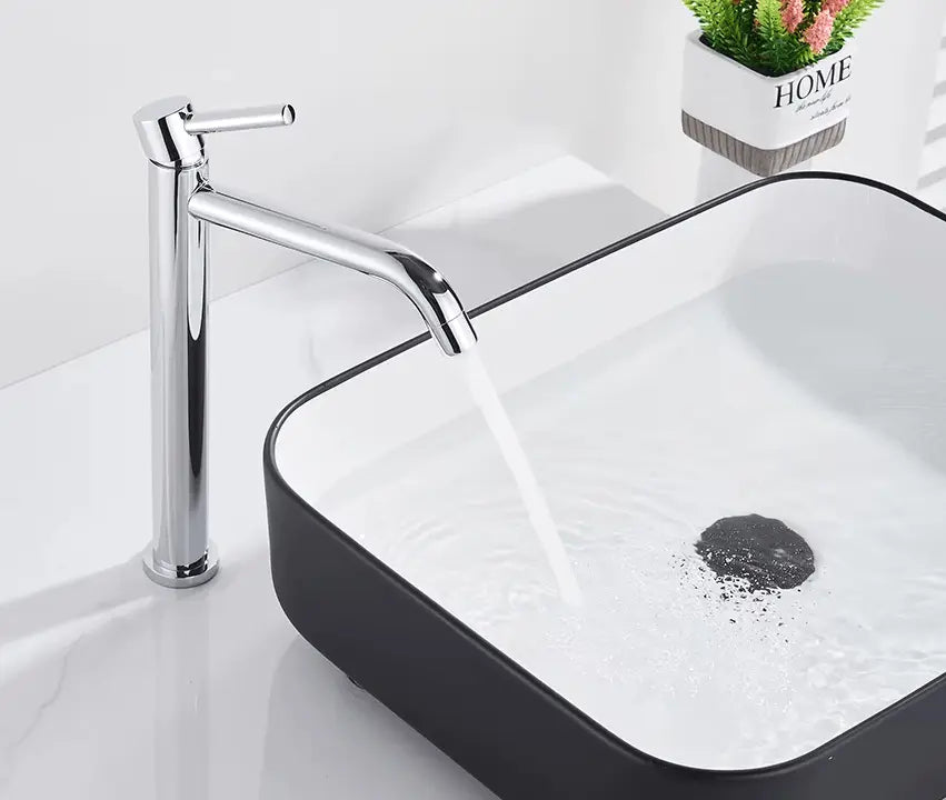 SaniSupreme Idora keramische wastafel kraan opbouw hoog model gebogen uitloop Chroom