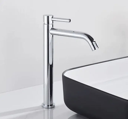 SaniSupreme Idora keramische wastafel kraan opbouw hoog model gebogen uitloop Chroom