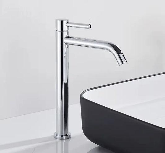 SaniSupreme Idora keramische wastafel kraan opbouw hoog model gebogen uitloop Chroom