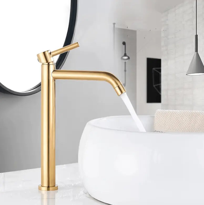 SaniSupreme Idora keramische wastafel kraan opbouw hoog model gebogen uitloop Goud Geborsteld