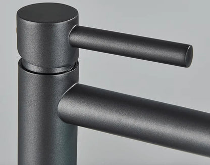 SaniSupreme Idora keramische wastafel kraan opbouw hoog model gebogen uitloop Gunmetal