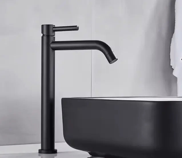 SaniSupreme Idora keramische wastafel kraan opbouw hoog model gebogen uitloop Mat Zwart
