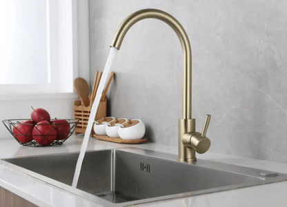 Sanisupreme Keukenkraan Novaro Geborsteld Goud