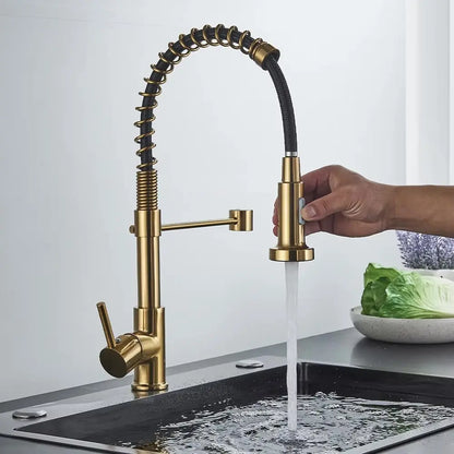 SaniSupreme Keukenkraan Pull - down Bologna gebogen met veer Goud Geborsteld