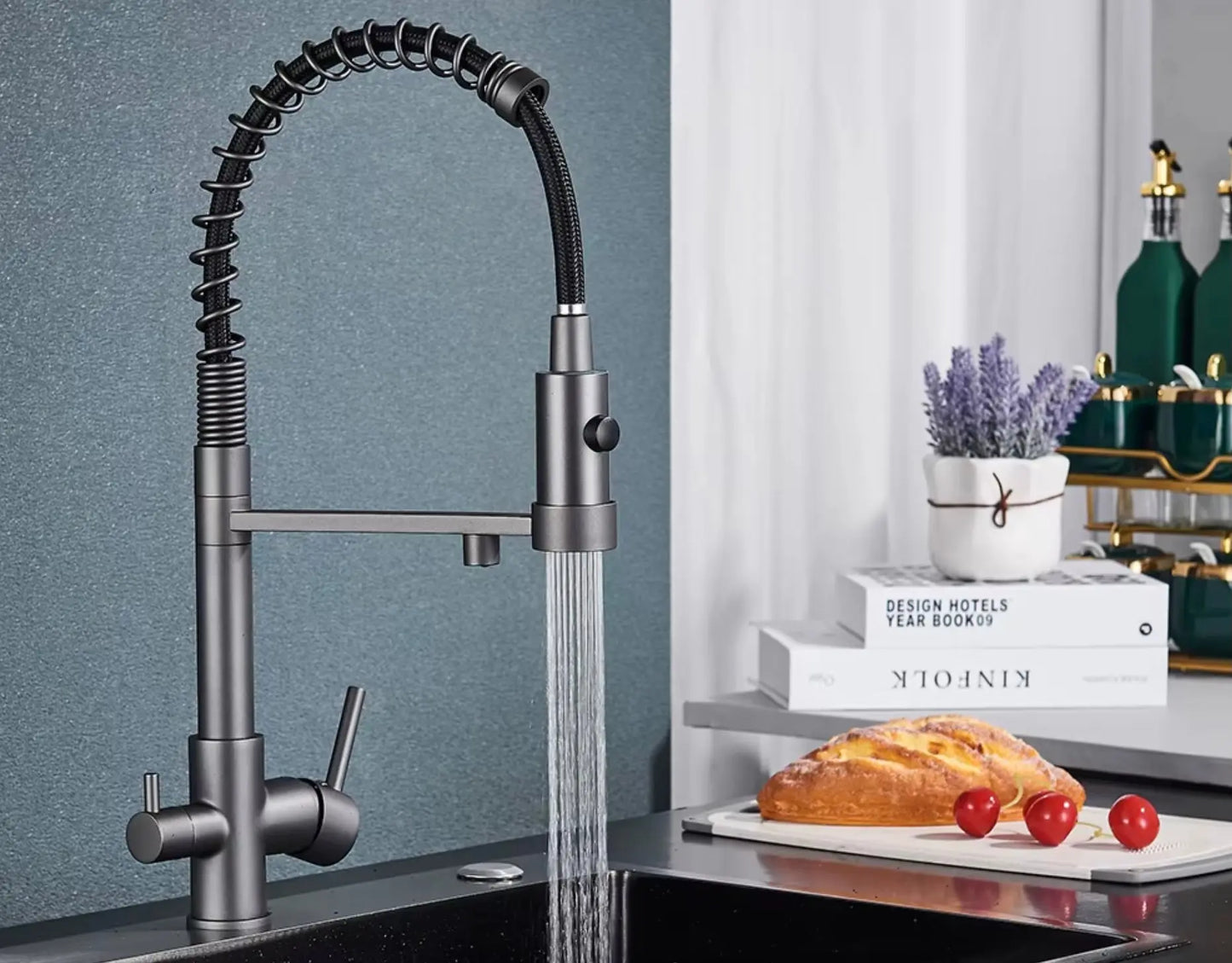 SaniSupreme Keukenkraan Pull - down Bologna gebogen met veer Mat Grijs