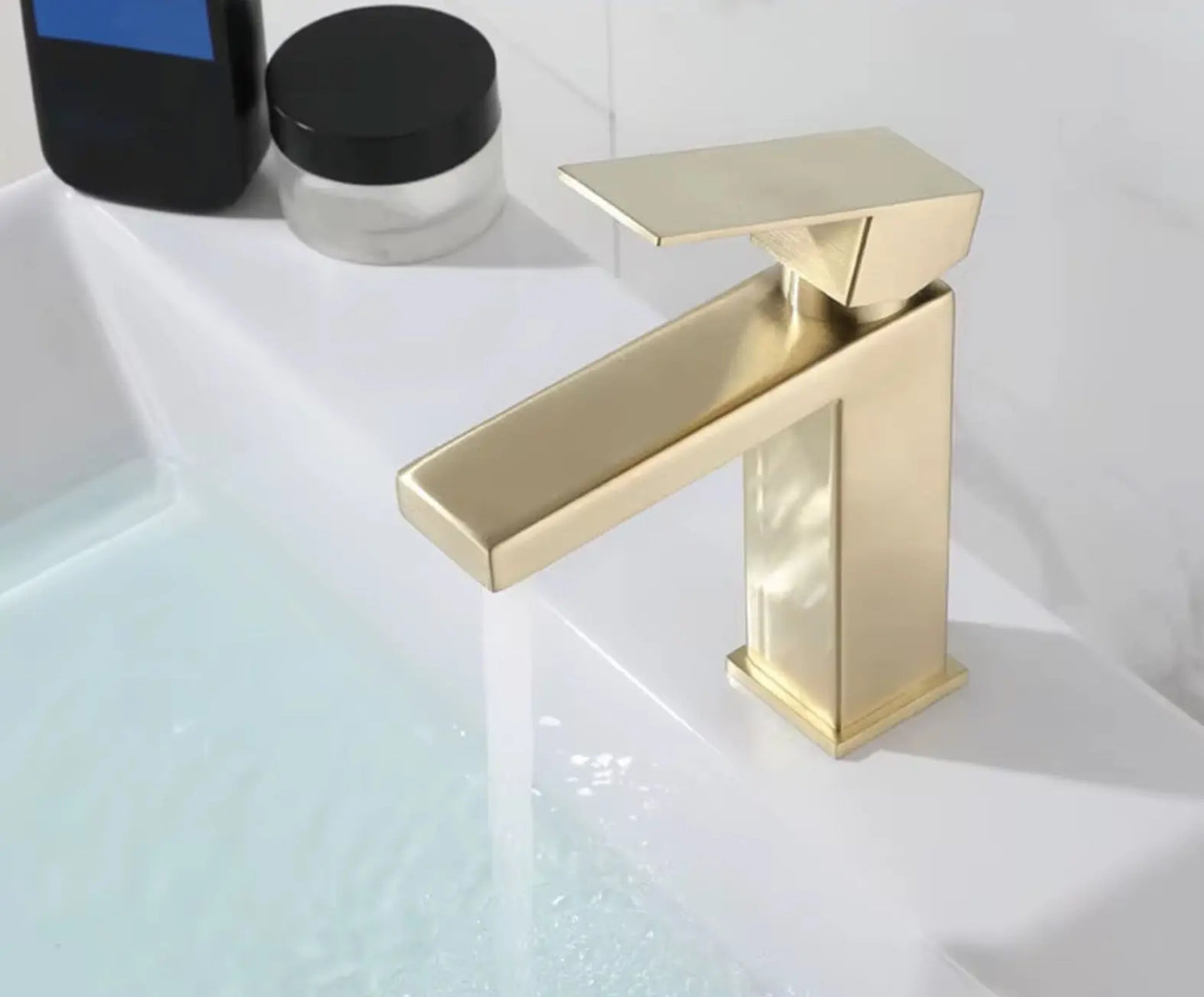 SaniSupreme Livorno wastafel kraan opbouw laag model vierkant geborsteld goud