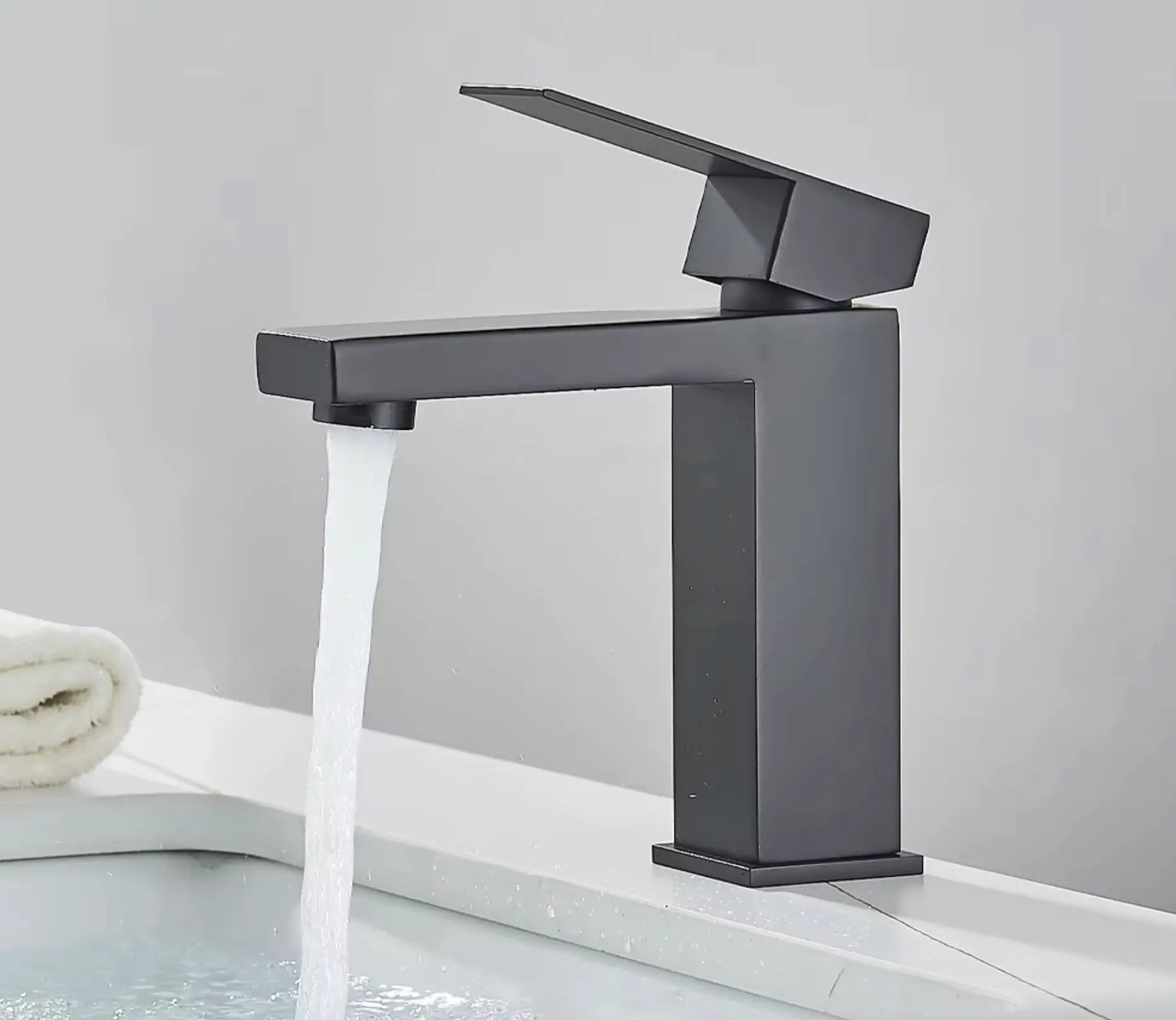 SaniSupreme Livorno wastafel kraan opbouw laag model vierkant mat zwart