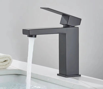 SaniSupreme Livorno wastafel kraan opbouw laag model vierkant mat zwart