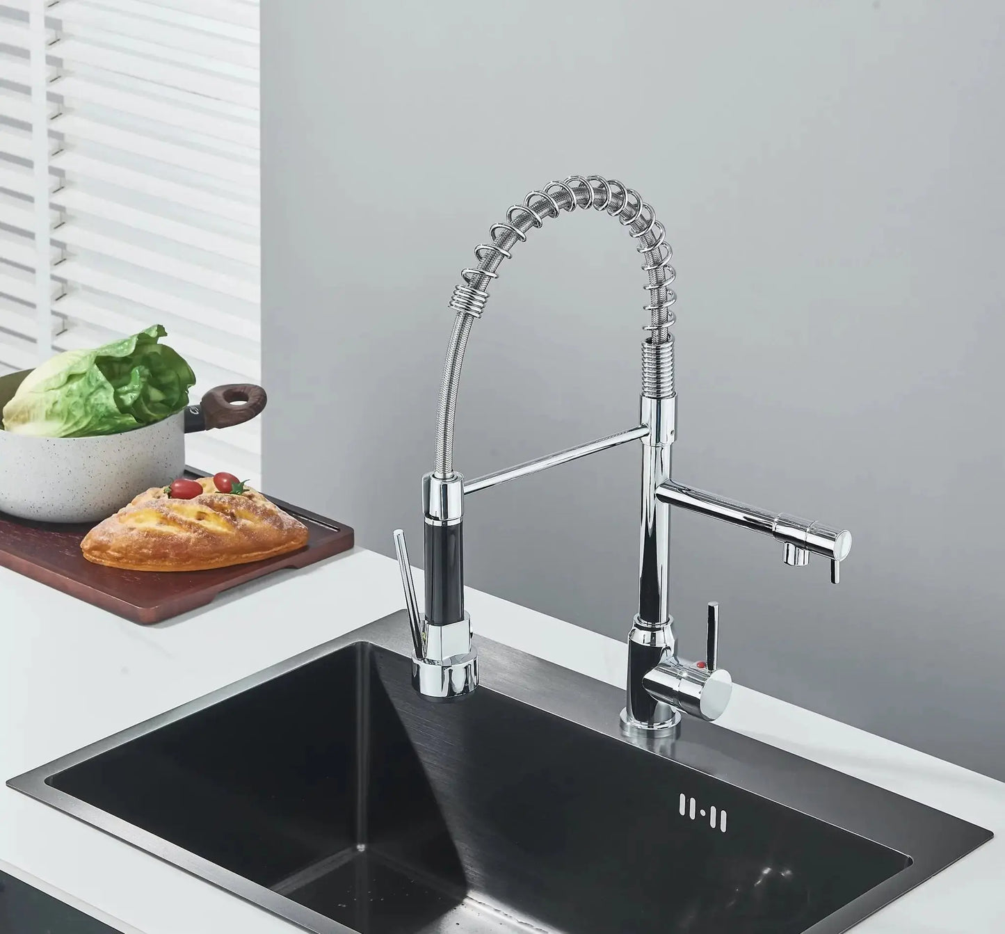 SaniSupreme Milan Pro Keukenkraan met Sproeikop veer en extra uitloop chroom glans