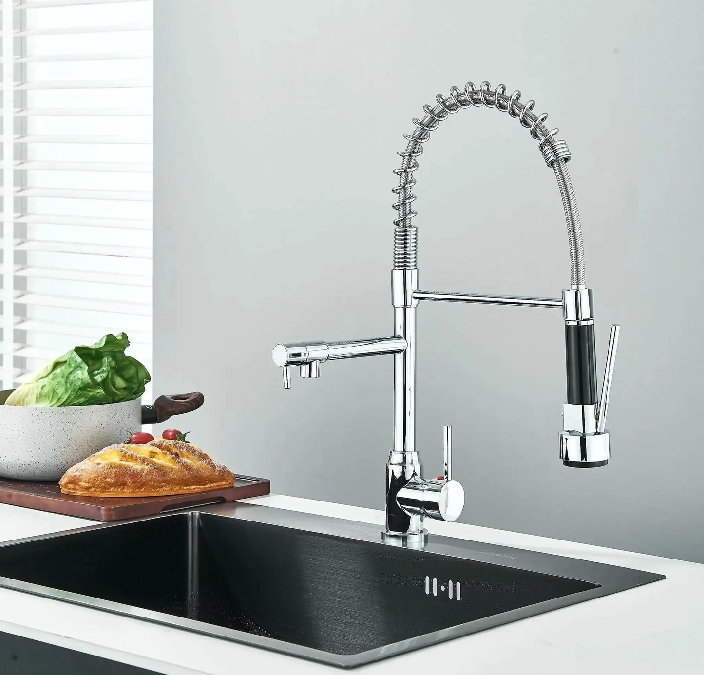 SaniSupreme Milan Pro Keukenkraan met Sproeikop veer en extra uitloop chroom glans