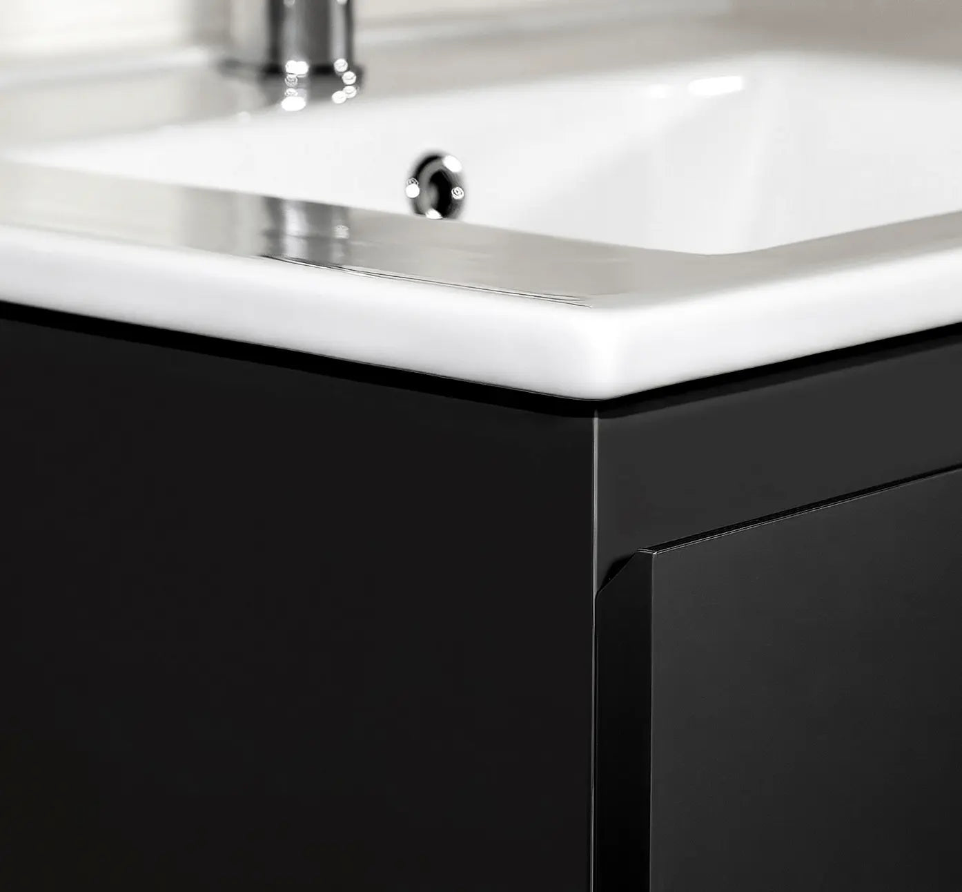 SaniSupreme® Monaco Badmeubel 60 cm mat zwart keramische wastafel wit