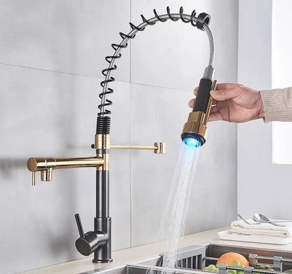 SaniSupreme Napoli Keukenkraan met LED Sproeikop en extra uitloop Goud - Zwart