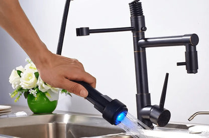 SaniSupreme Napoli Keukenkraan met LED Sproeikop en extra uitloop mat zwart - brons chroom sproeikop