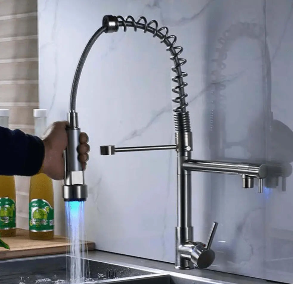 SaniSupreme Napoli Keukenkraan met LED Sproeikop en extra uitloop RVS