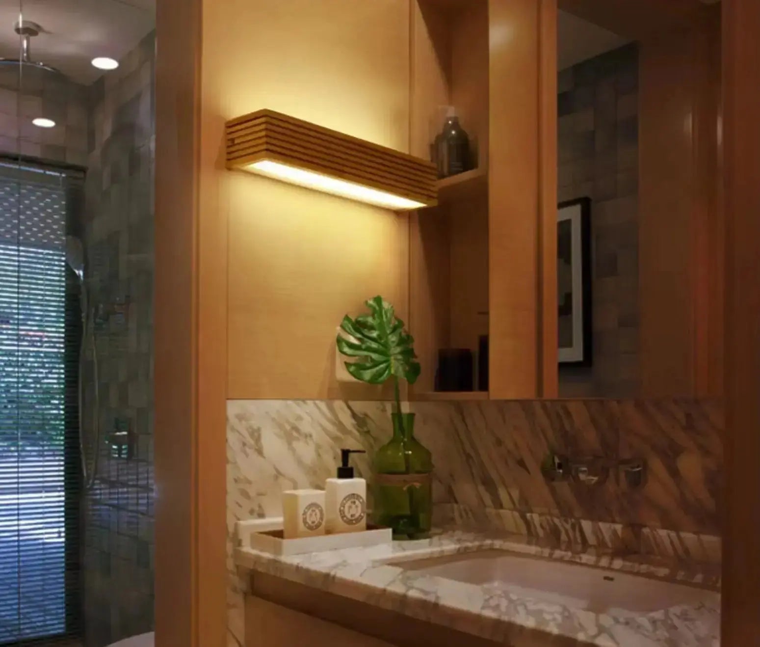 SaniSupreme Nordic Wandlamp Spiegellamp Hout warm licht 45 cm