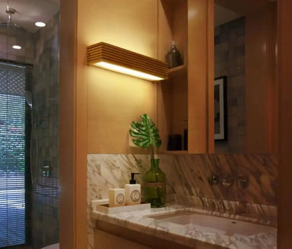 SaniSupreme Nordic Wandlamp Spiegellamp Hout warm licht 45 cm