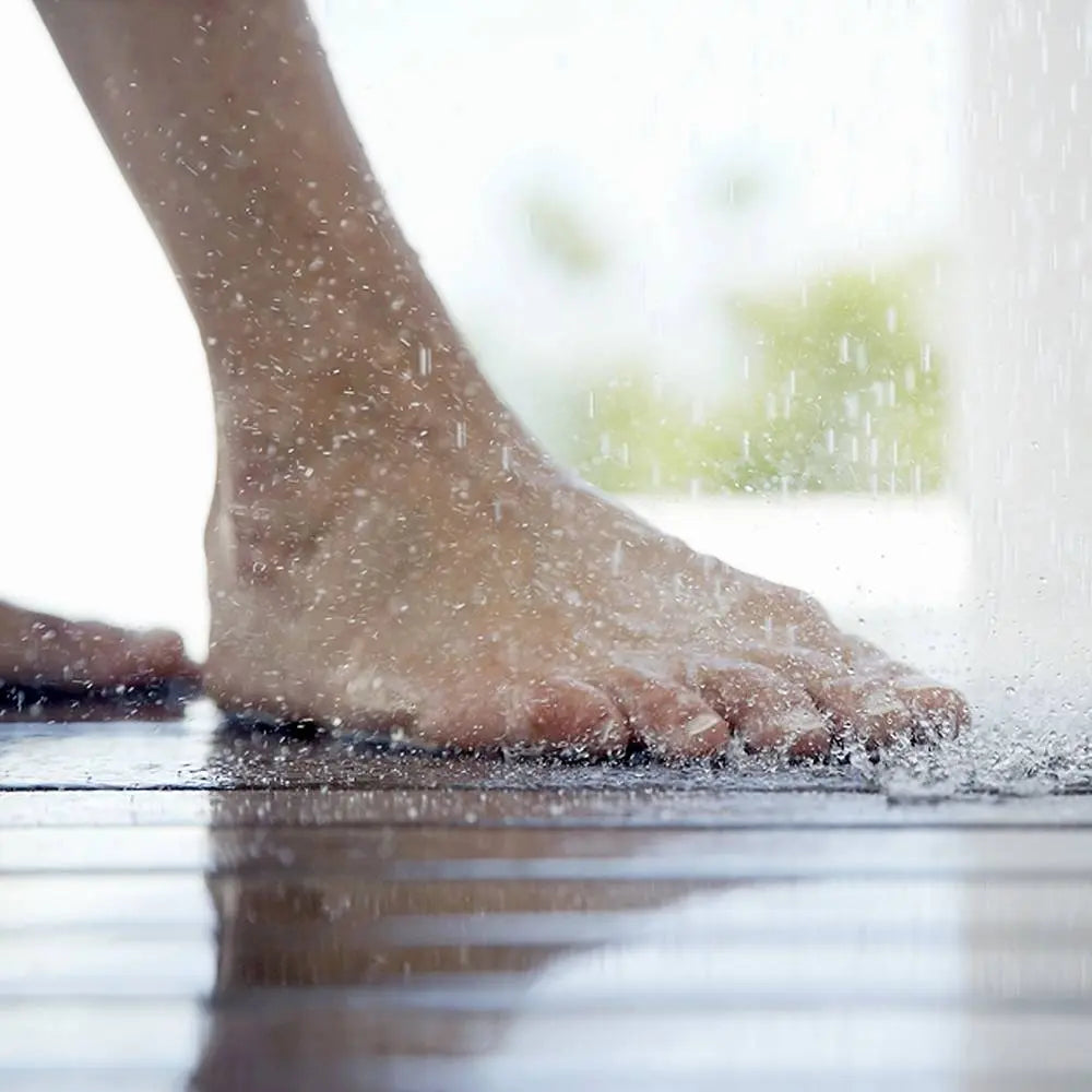 SaniSupreme SuperiorLine Teak badmat 71 x 71 cm. halfrond vast model (niet oprolbaar)