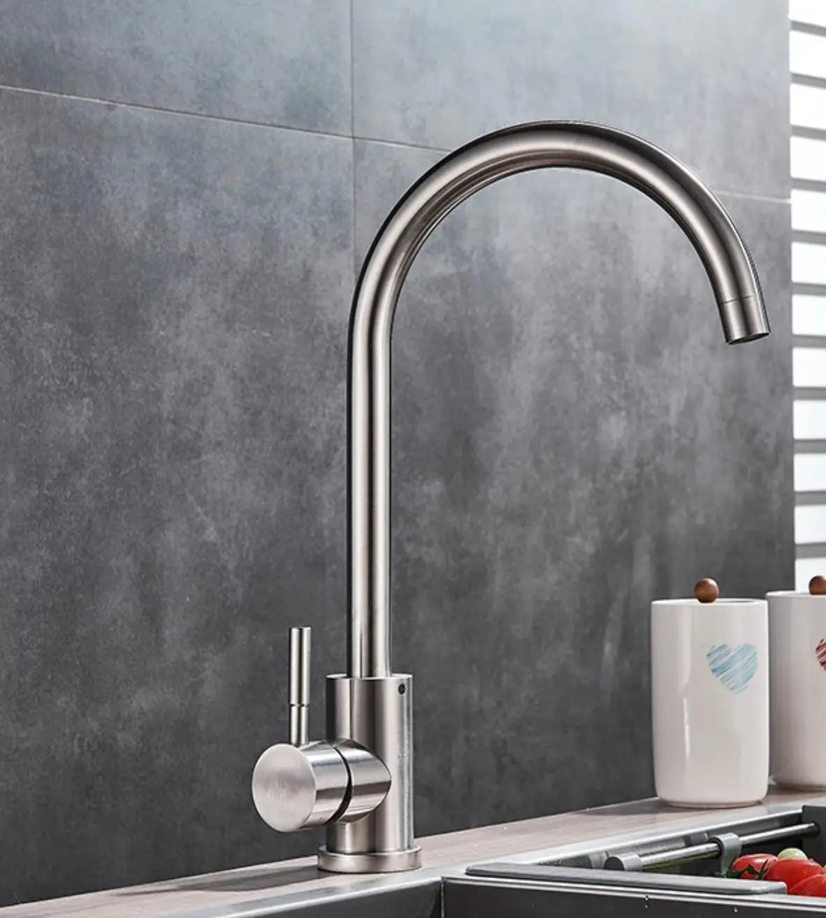 SaniSupreme thermostatische keukenkraan Bologna gebogen RVS / chroom nikkel 36,5 cm