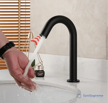 SaniSupreme Wastafel kraan opbouw met automatische sensor 33 cm koud en/of warm water