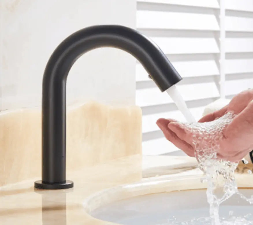 SaniSupreme Wastafel kraan opbouw met automatische sensor 33 cm koud en/of warm water