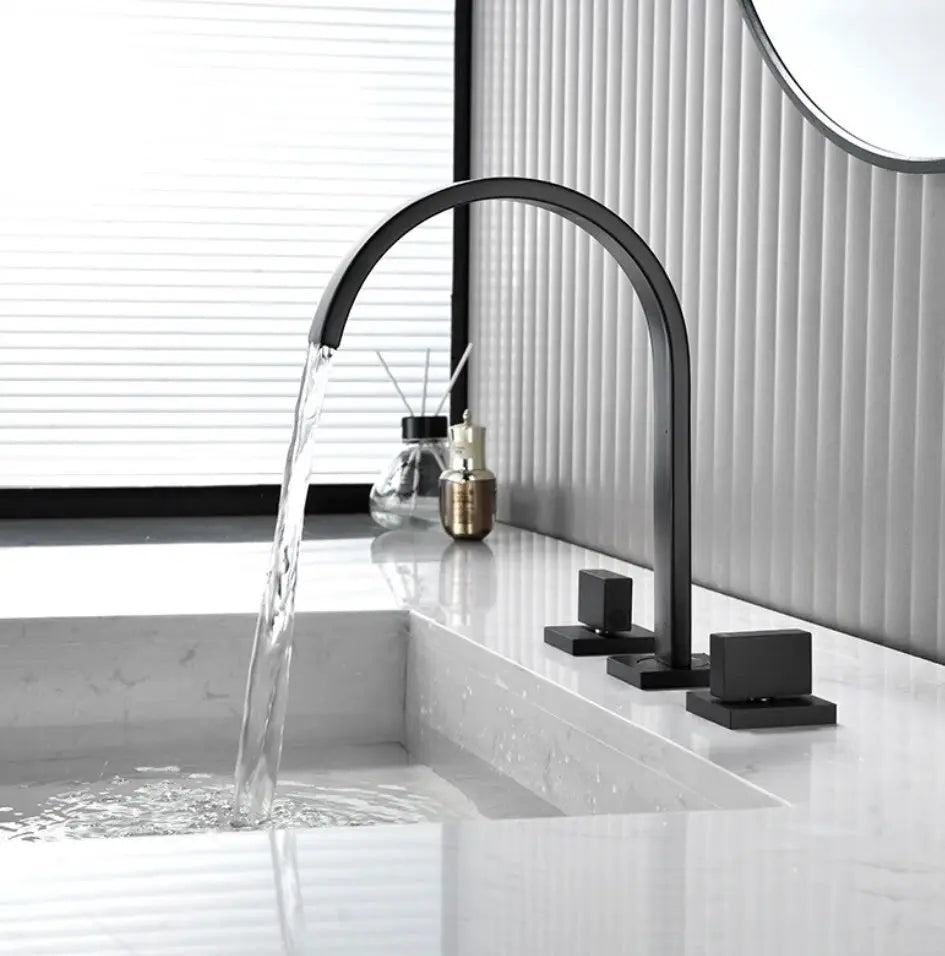 SaniSupreme Wastafelkraan - Badkraan San Marino bad inbouw - opbouw mengkraan model mat zwart