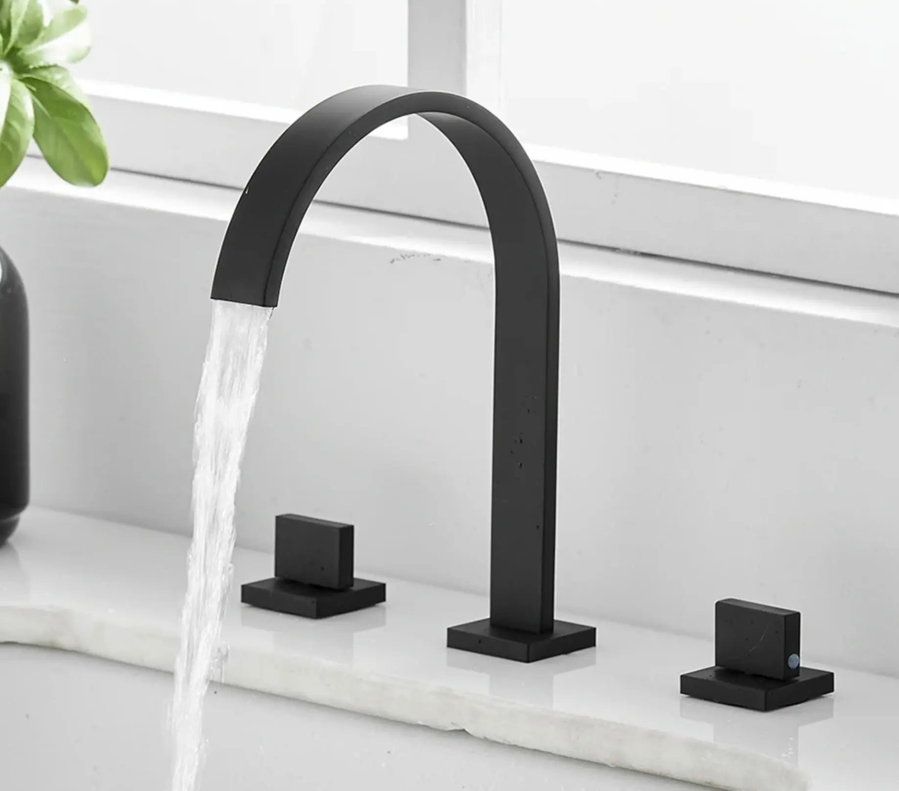 SaniSupreme Wastafelkraan - Badkraan San Marino bad inbouw - opbouw mengkraan model mat zwart