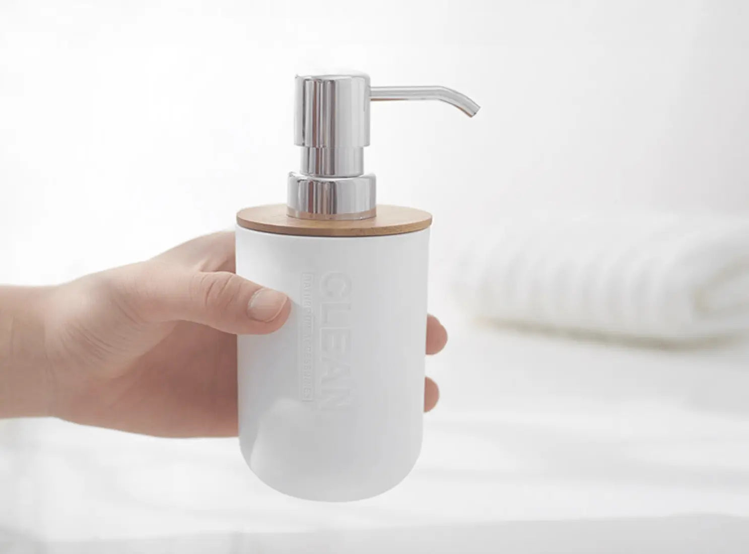 Badkamerset 6 Delig - Toiletaccessoires Set - Zeeppompje - Tandenborstelhouder - Zeepschaal - Beker - Toiletborstel - Wit